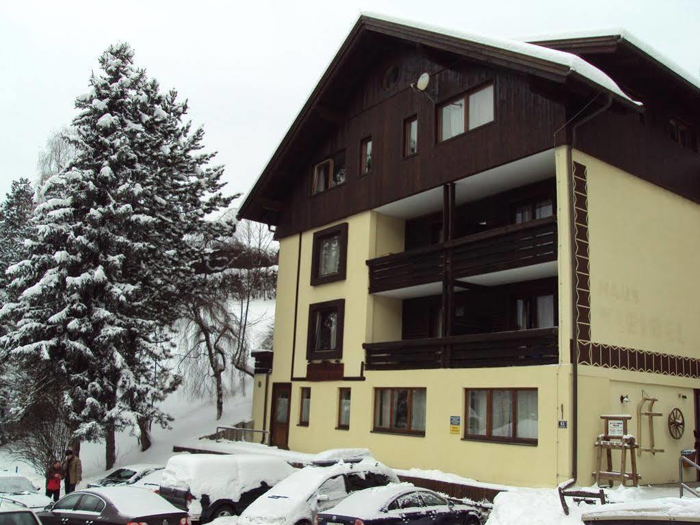 Bad & Ski Pension Bad Kleinkirchheim Exterior foto